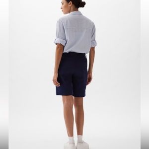 Gap Black Wide Leg Bermuda Shorts Knee Length 10” cotton with stretch size 12